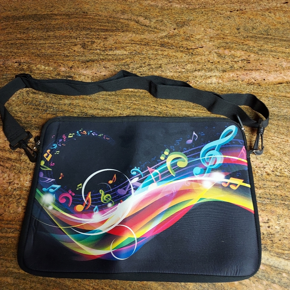 Meffort Inc laptop Messenger shoulder bag.